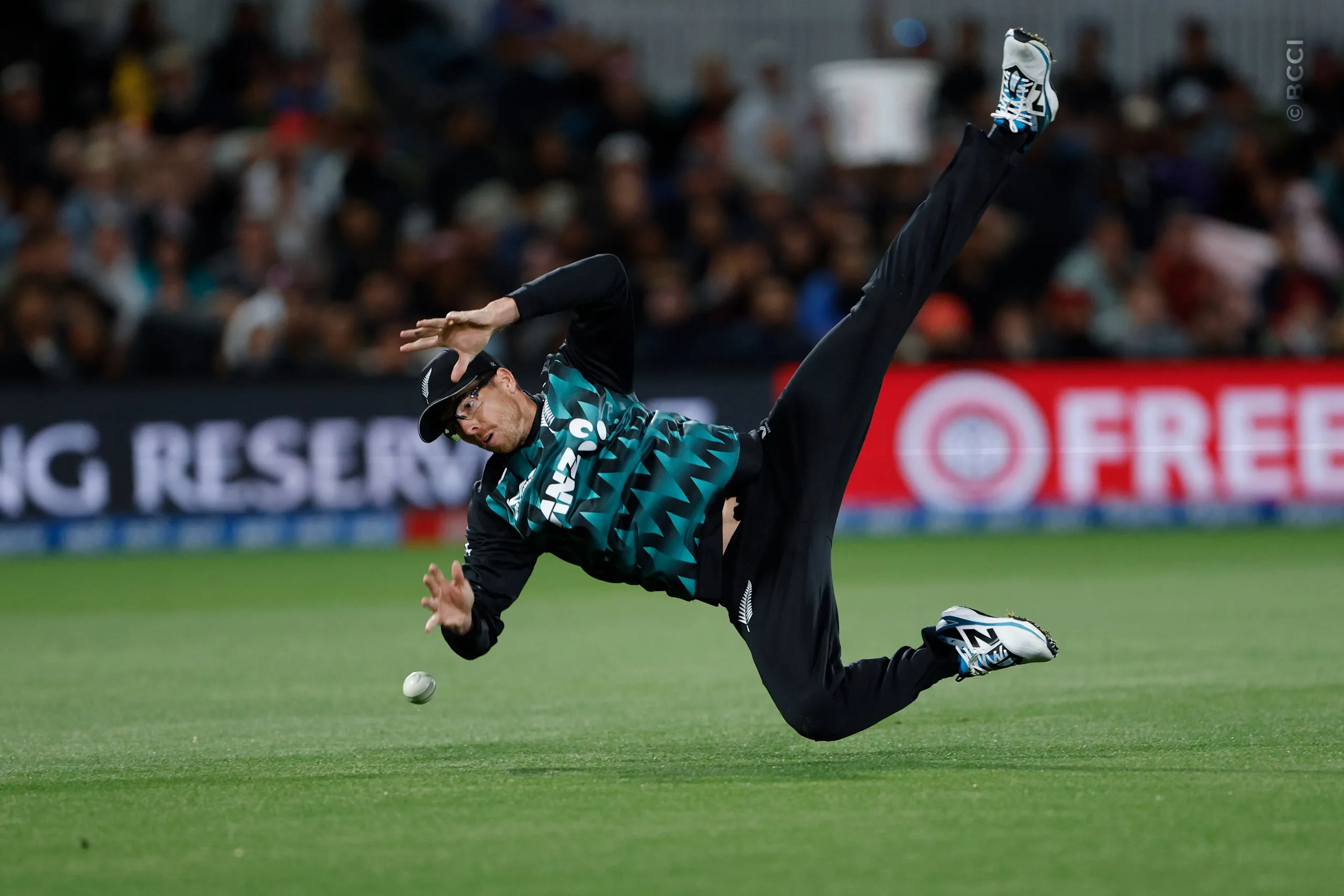 Mitchell Santner Captain of New Zealand drop a catch during the 1st T20I match between New Zealand and India at the Hagley Oval, Christchurch, New Zealand on October 22, 2026.Photo: Surjeet Yadav / CREIMAS for BCCI