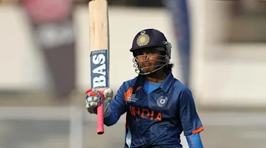 I face male pacers in nets: Poonam Raut
