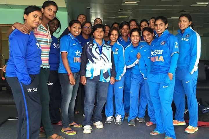 India Women sweep T20I series