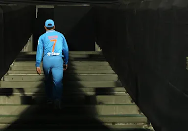 Tributes pour in for MS Dhoni